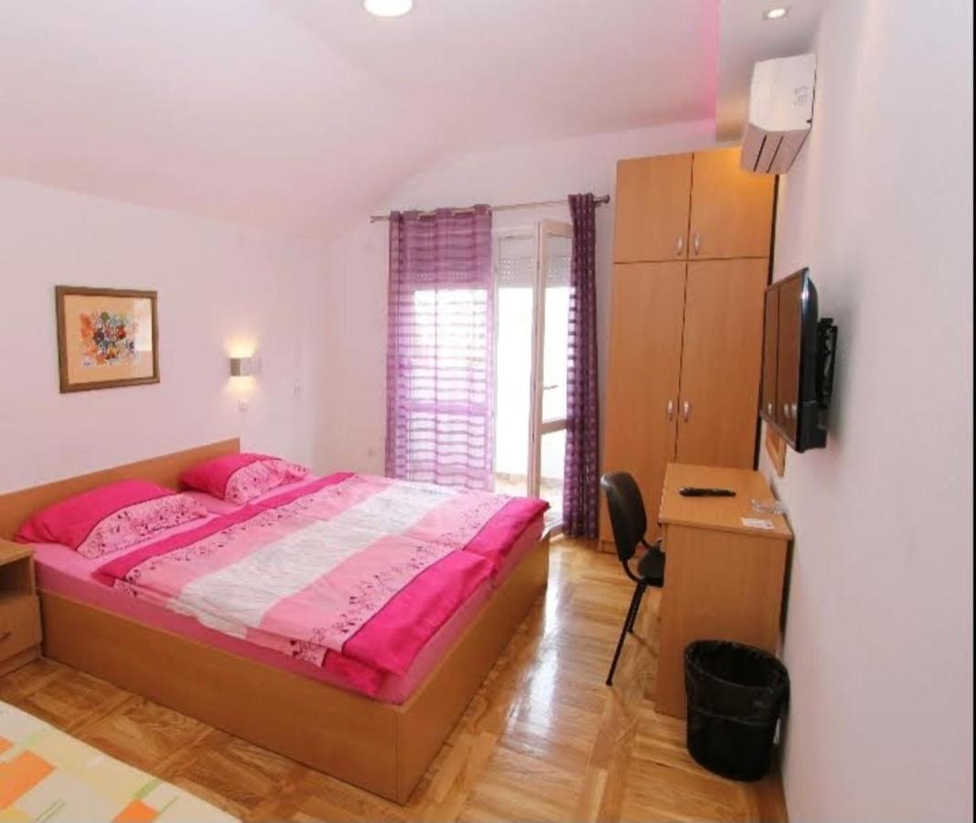 Vila Centar Требинє Екстер'єр фото